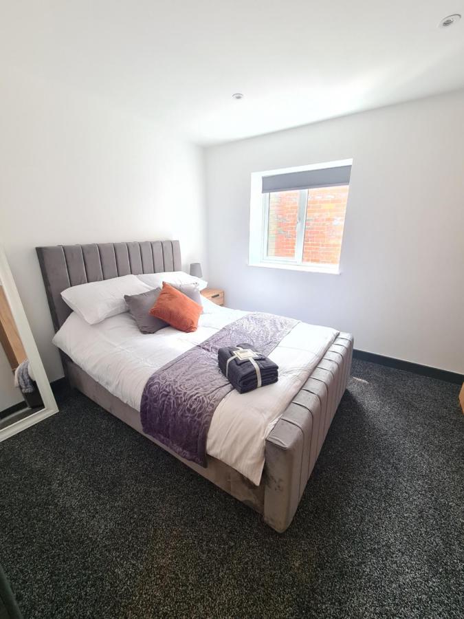 Homestay By Bic Oates 8 Dewsbury Eksteriør bilde