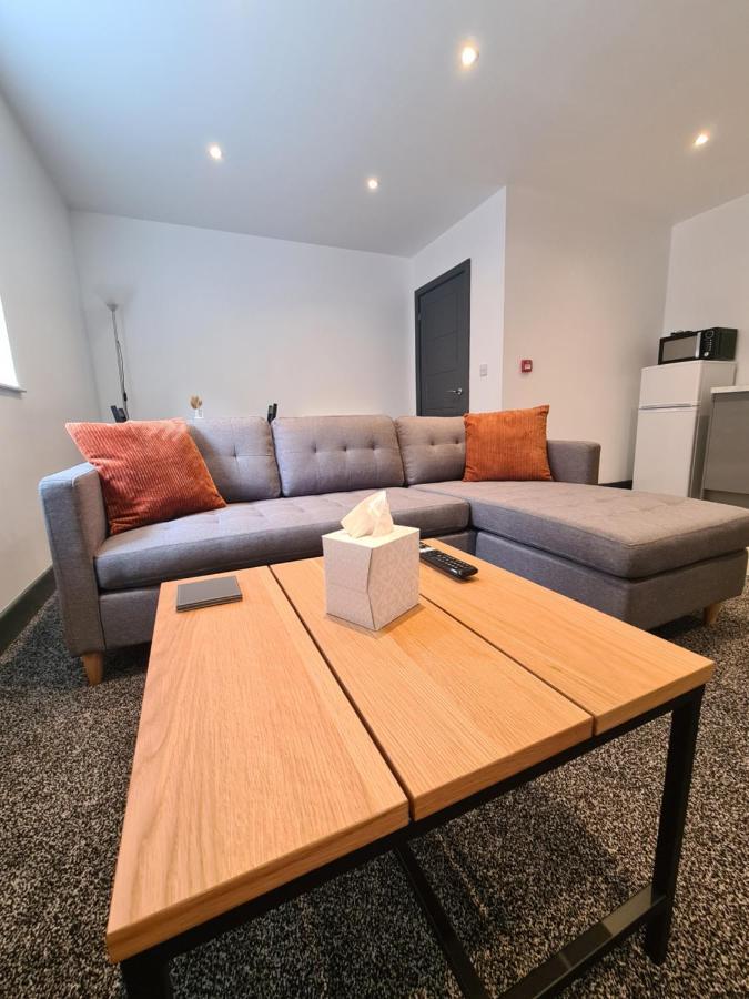 Homestay By Bic Oates 8 Dewsbury Eksteriør bilde