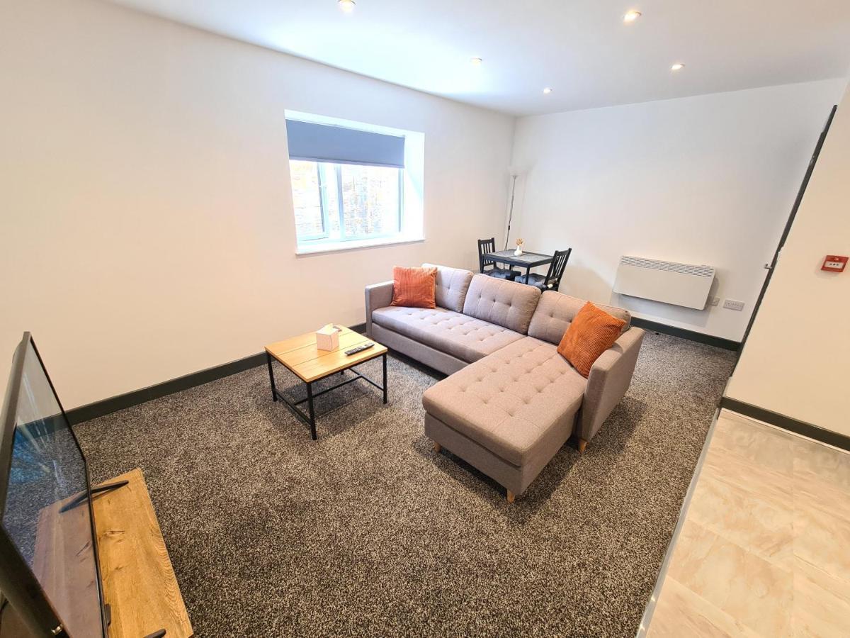 Homestay By Bic Oates 8 Dewsbury Eksteriør bilde
